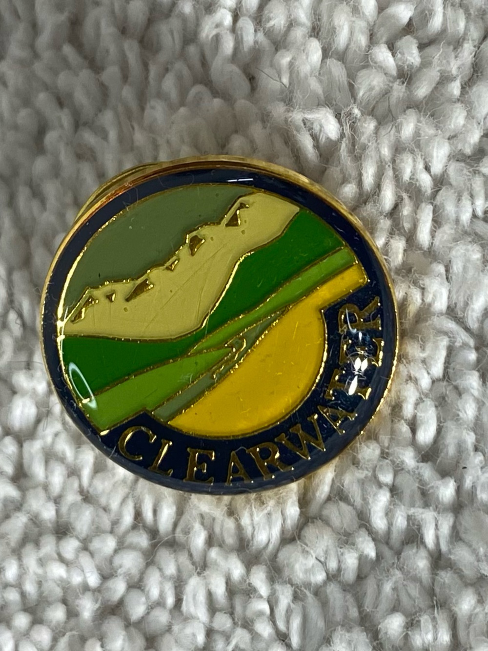 5/$35 Vintage Clearwater Alberta Canada Mountain Travel Souvenir Enamel Pin
